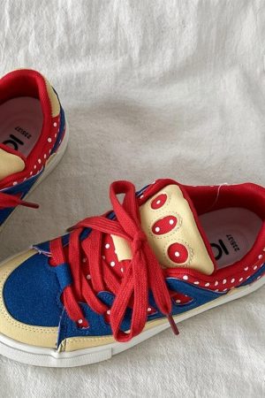 Cute Everyday Outfits, Outfit Inspo Casual Red Polka Dot Skater Sneakers