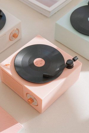 Cute Everyday Outfits, Outfit Inspo Casual Retro Vinyl Player Bluetooth Speaker