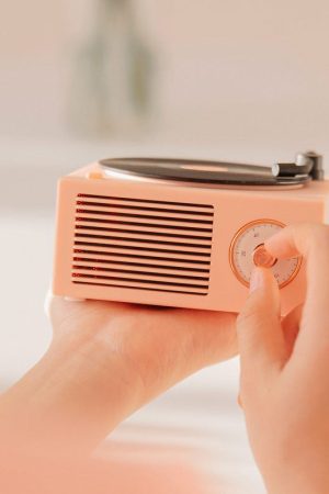 Cute Everyday Outfits, Outfit Inspo Casual Retro Vinyl Player Bluetooth Speaker
