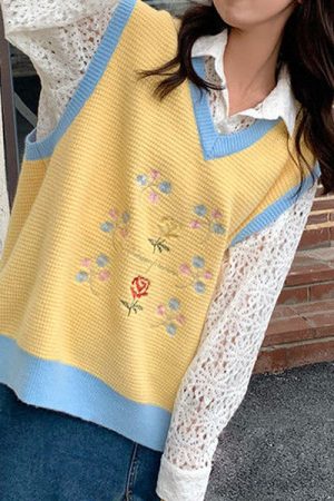 Cute Everyday Outfits, Outfit Inspo Casual Rose Embroidery Knit Vest