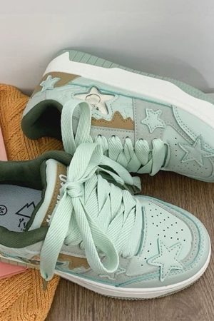 Cute Everyday Outfits, Outfit Inspo Casual Sage Green Aesthetic Star Sneakers