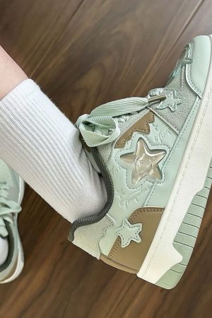 Cute Everyday Outfits, Outfit Inspo Casual Sage Green Aesthetic Star Sneakers