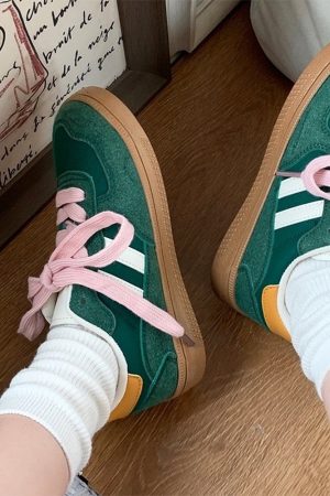 Cute Everyday Outfits, Outfit Inspo Casual Saturday School Sneakers in Green