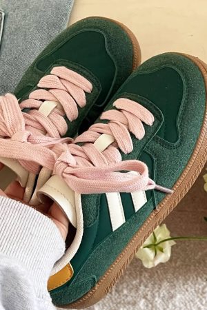Cute Everyday Outfits, Outfit Inspo Casual Saturday School Sneakers in Green