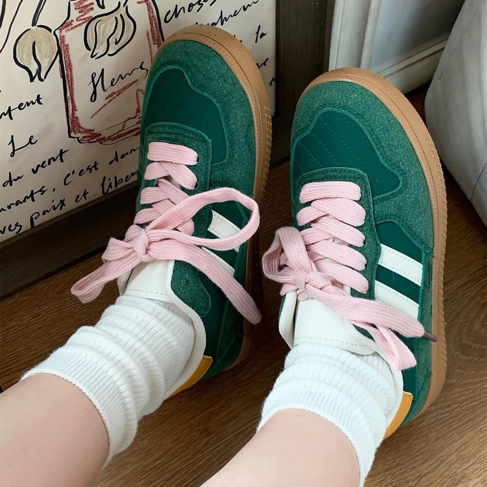 Cute Everyday Outfits, Outfit Inspo Casual Saturday School Sneakers in Green Cute Everyday Outfits, Outfit Inspo Casual Saturday School Sneakers in Green