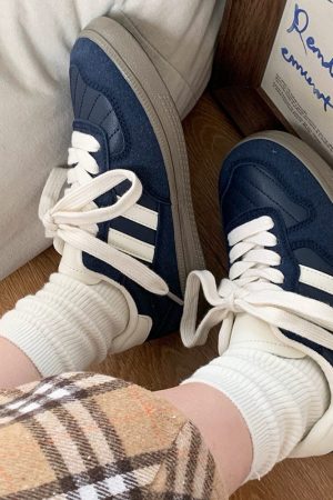Cute Everyday Outfits, Outfit Inspo Casual Saturday School Sneakers in Navy