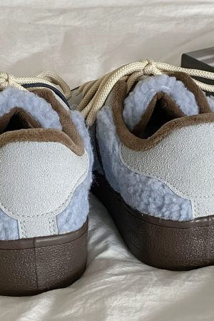 Cute Everyday Outfits, Outfit Inspo Casual Sherpa Buckle Straps Sneakers