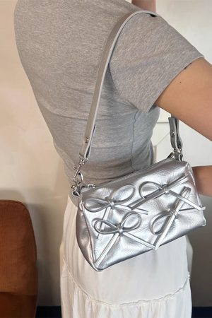 Cute Everyday Outfits, Outfit Inspo Casual Silver Bows Shoulder Bag