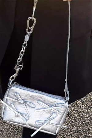 Cute Everyday Outfits, Outfit Inspo Casual Silver Bows Shoulder Bag