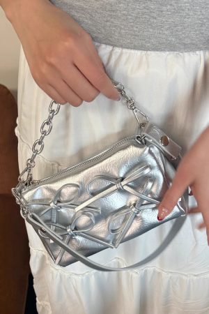 Cute Everyday Outfits, Outfit Inspo Casual Silver Bows Shoulder Bag