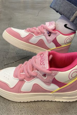 Cute Everyday Outfits, Outfit Inspo Casual Skater Girl 2000s Aesthetic Sneakers