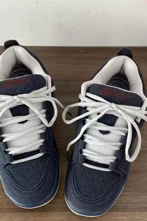 Cute Everyday Outfits, Outfit Inspo Casual Skater Girl Sneakers in Navy