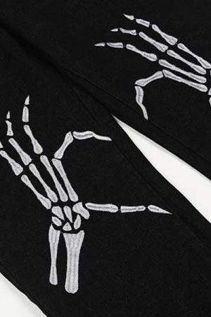 Cute Everyday Outfits, Outfit Inspo Casual Skeleton Hands Embroidery Jeans