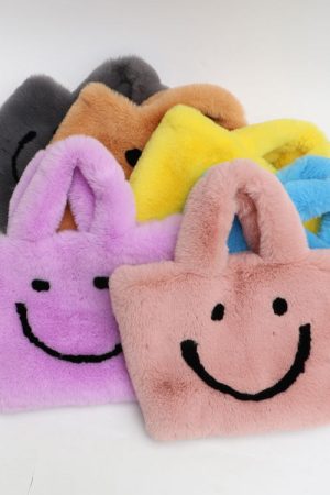 Cute Everyday Outfits, Outfit Inspo Casual Smiley Face Fuzzy Handbag
