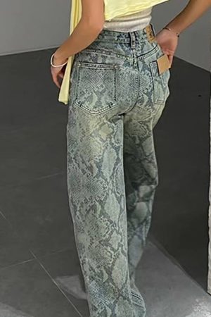 Cute Everyday Outfits, Outfit Inspo Casual Snake Print Straight Leg Jeans