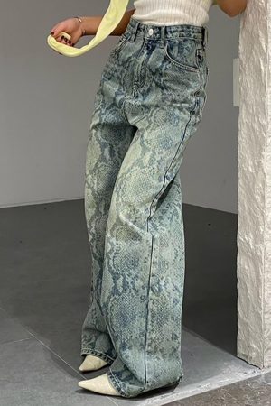 Cute Everyday Outfits, Outfit Inspo Casual Snake Print Straight Leg Jeans