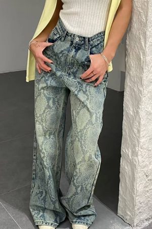Cute Everyday Outfits, Outfit Inspo Casual Snake Print Straight Leg Jeans