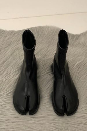 Cute Everyday Outfits, Outfit Inspo Casual Split Toe Tabi Flat Boots