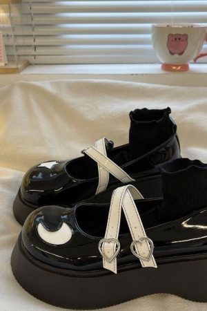 Cute Everyday Outfits, Outfit Inspo Casual Star & Moon Platform Sandals