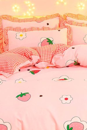 Cute Everyday Outfits, Outfit Inspo Casual Strawberry Aesthetic Bedding Set 🍓