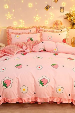 Cute Everyday Outfits, Outfit Inspo Casual Strawberry Aesthetic Bedding Set 🍓