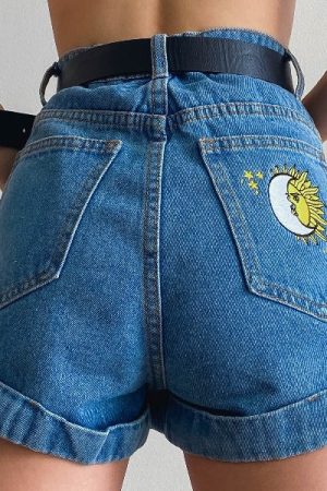 Cute Everyday Outfits, Outfit Inspo Casual Sun & Moon Embroidered Shorts