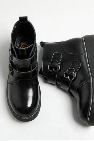 Cute Everyday Outfits, Outfit Inspo Casual Teen Craft Heart Buckle Boots