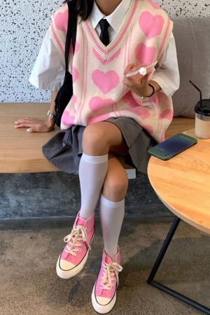 Cute Everyday Outfits, Outfit Inspo Casual Teen Craft Heart Vest