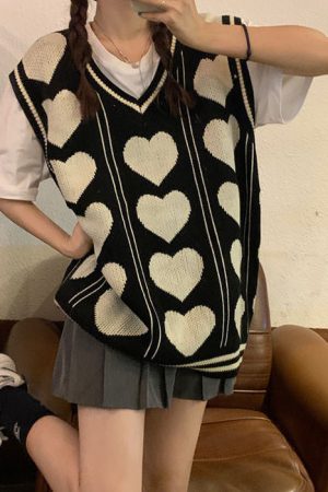 Cute Everyday Outfits, Outfit Inspo Casual Teen Craft Heart Vest