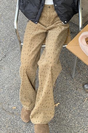 Cute Everyday Outfits, Outfit Inspo Casual Vintage Aesthetic Floral Print Cord Pants