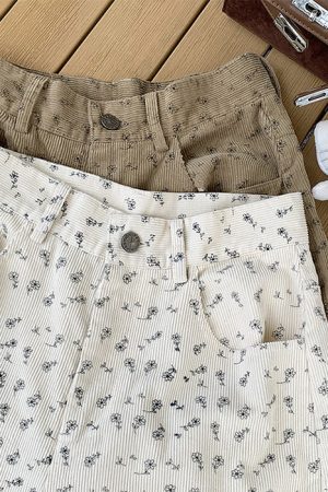 Cute Everyday Outfits, Outfit Inspo Casual Vintage Aesthetic Floral Print Cord Pants