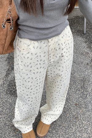 Cute Everyday Outfits, Outfit Inspo Casual Vintage Aesthetic Floral Print Cord Pants