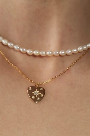 Cute Everyday Outfits, Outfit Inspo Casual Vintage Heart Coin Necklace