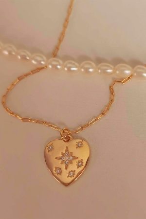 Cute Everyday Outfits, Outfit Inspo Casual Vintage Heart Coin Necklace