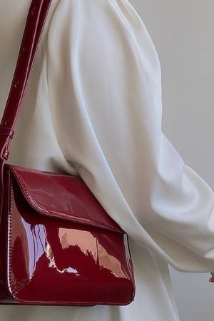 Cute Everyday Outfits, Outfit Inspo Casual Vintage Style Red Lacquered Bag