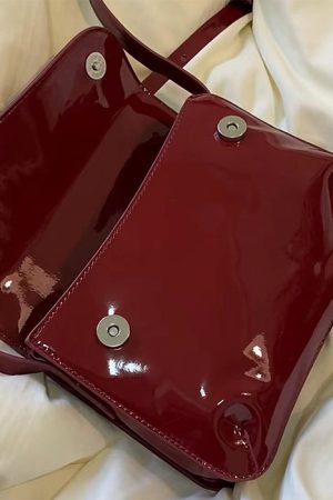 Cute Everyday Outfits, Outfit Inspo Casual Vintage Style Red Lacquered Bag