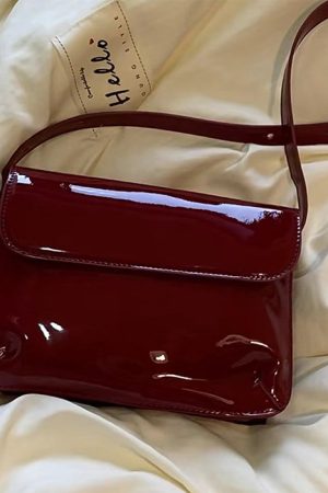 Cute Everyday Outfits, Outfit Inspo Casual Vintage Style Red Lacquered Bag