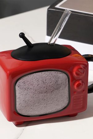 Cute Everyday Outfits, Outfit Inspo Casual Vintage TV Ceramic Mug