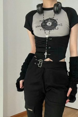 Cute Everyday Outfits, Outfit Inspo Casual Vinyl Print Crop Top