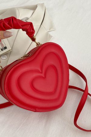 Cute Everyday Outfits, Outfit Inspo Casual Y2K Aesthetic Heart-Shaped Bag