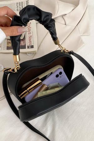 Cute Everyday Outfits, Outfit Inspo Casual Y2K Aesthetic Heart-Shaped Bag