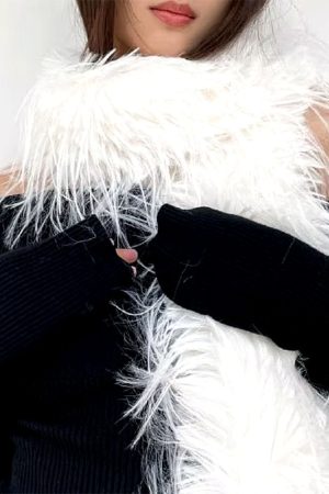 Cute Everyday Outfits, Outfit Inspo Casual Y2K Faux Fur Long Fluffy Scarf