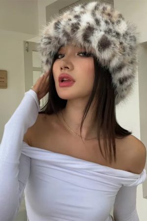Cute Everyday Outfits, Outfit Inspo Casual Y2K Leopard Fuzzy Bucket Hat