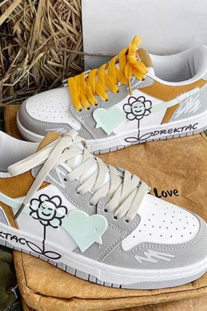Cute Everyday Outfits, Outfit Inspo Casual Yellow & Grey Flower Sneakers