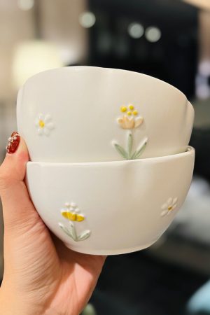 Delicate Daisy Flower Relief Ceramic Rice Bowl - 5-Inch Underglaze Soup Bowl for Home Decor, Aesthetic Kitchenware