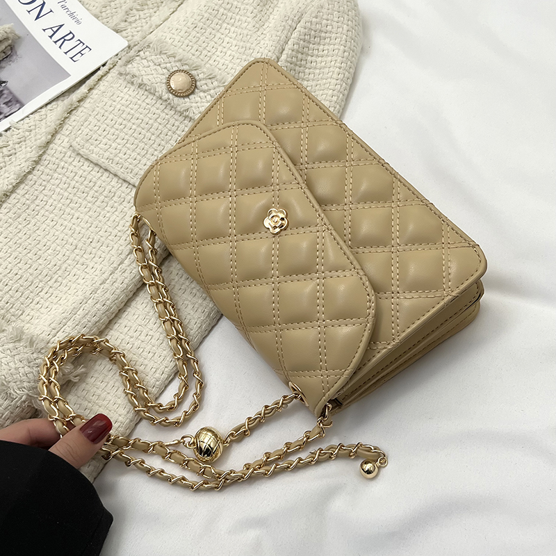 Diamond-Patterned Shoulder Bag for Women - Sweet Fashionable Underarm Crossbody Chain Bag, Elegant Style for Any Occasion Diamond-Patterned Shoulder Bag for Women - Sweet Fashionable Underarm Crossbody Chain Bag, Elegant Style for Any Occasion