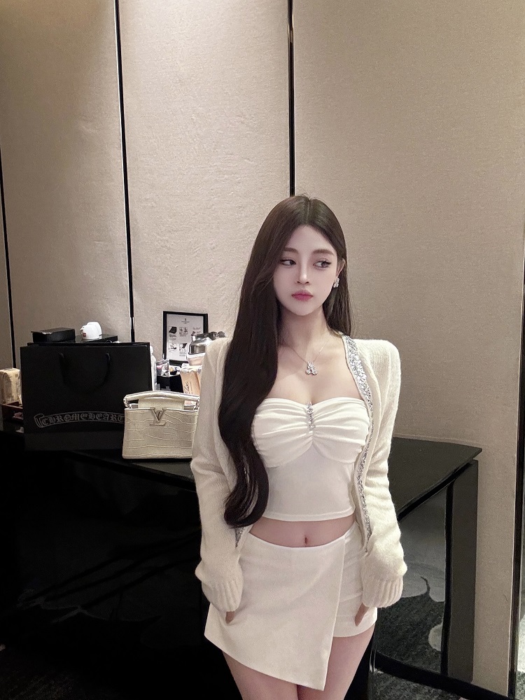 Diamond Strapless Top with Built-In Padding - Fitted Shirt for Stylish Elegance - Perfect for Y2K and Night Out Looks Diamond Strapless Top with Built-In Padding - Fitted Shirt for Stylish Elegance - Perfect for Y2K and Night Out Looks