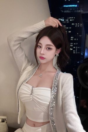 Diamond Strapless Top with Built-In Padding - Fitted Shirt for Stylish Elegance - Perfect for Y2K and Night Out Looks