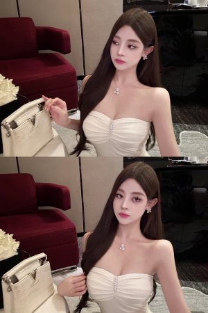 Diamond Strapless Top with Built-In Padding - Fitted Shirt for Stylish Elegance - Perfect for Y2K and Night Out Looks