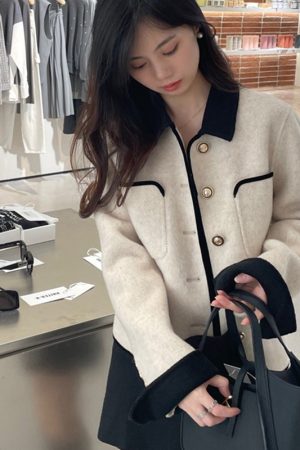 Double-Sided Cashmere Short Coat for Women with Gold Buttons - French Style Petite Woolen Jacket for Autumn and Winter 2024